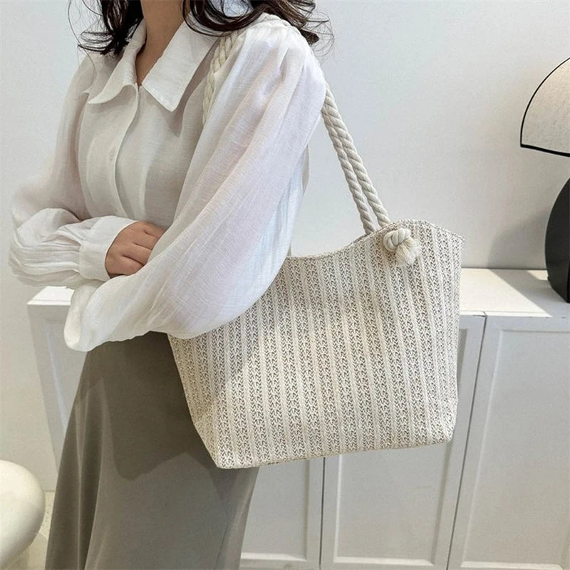 Bolsa Tecida à Mão - Ráfia