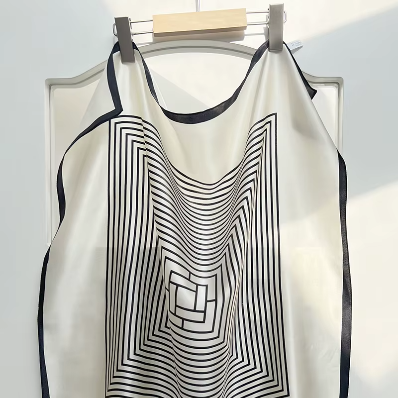 Lenço de Seda Estampado Fiora